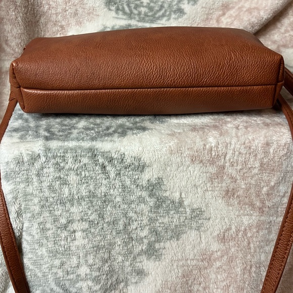 Wrangler Western cowhide crossbody bag - Picture 6 of 11